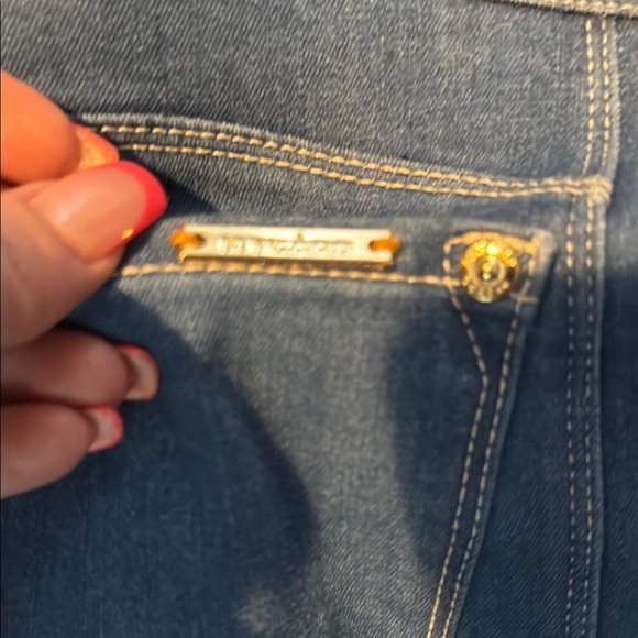 Luxe Denim Skimmer Jeans with Stretch - Picture 9 of 10
